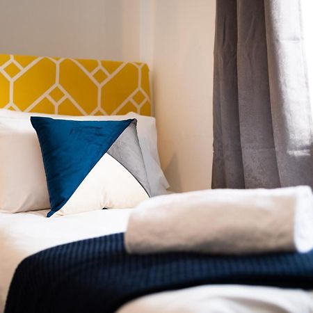 City Centre, Parking, Smart Tv'S In All Rooms Swansea Bagian luar foto