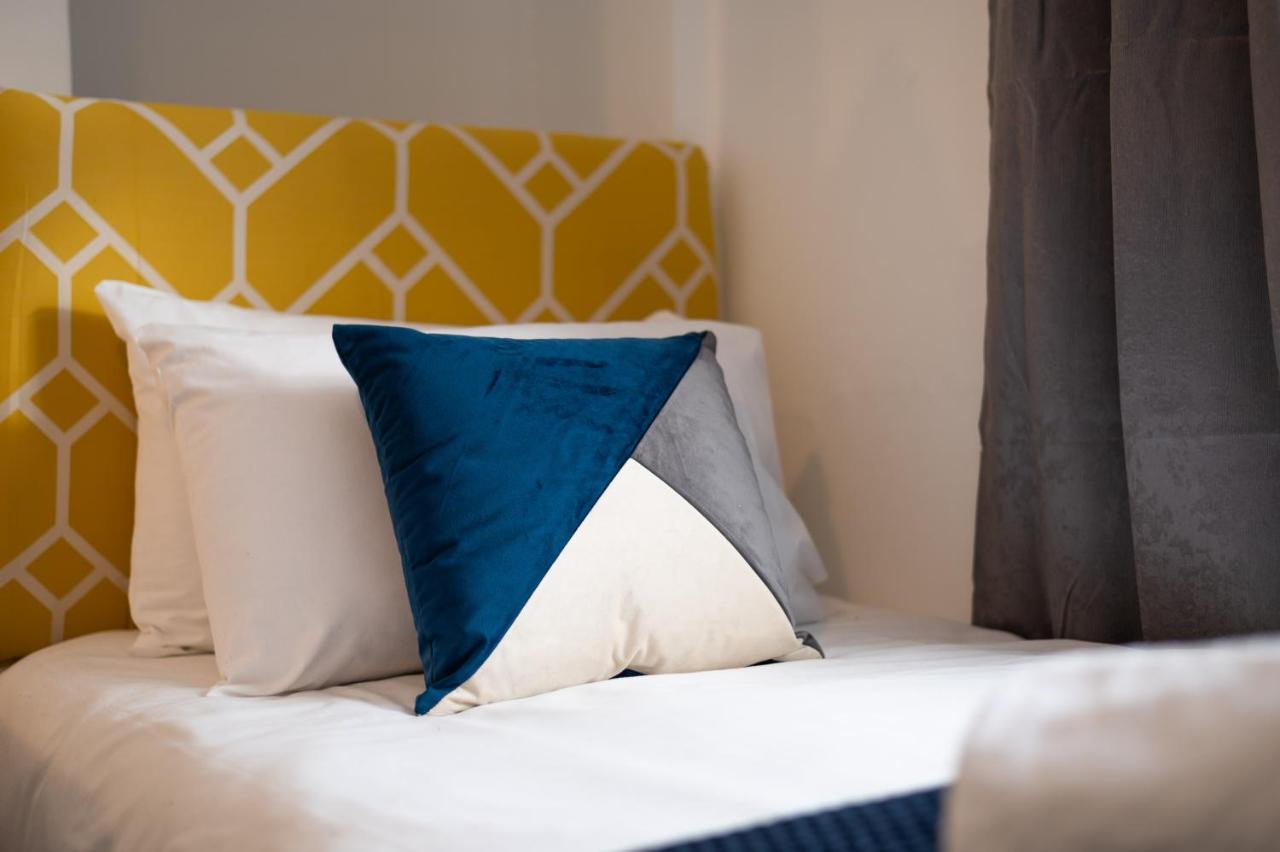 City Centre, Parking, Smart Tv'S In All Rooms Swansea Bagian luar foto