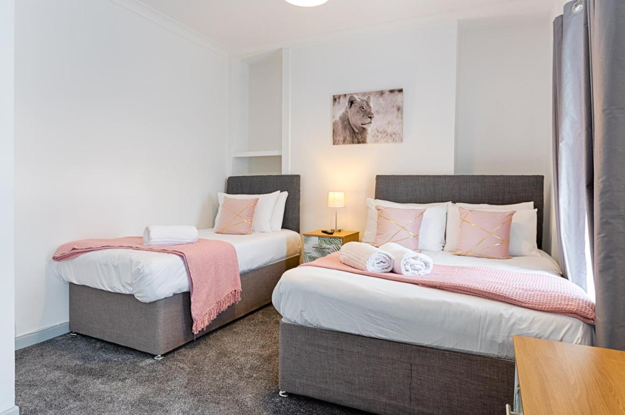 City Centre, Parking, Smart Tv'S In All Rooms Swansea Bagian luar foto