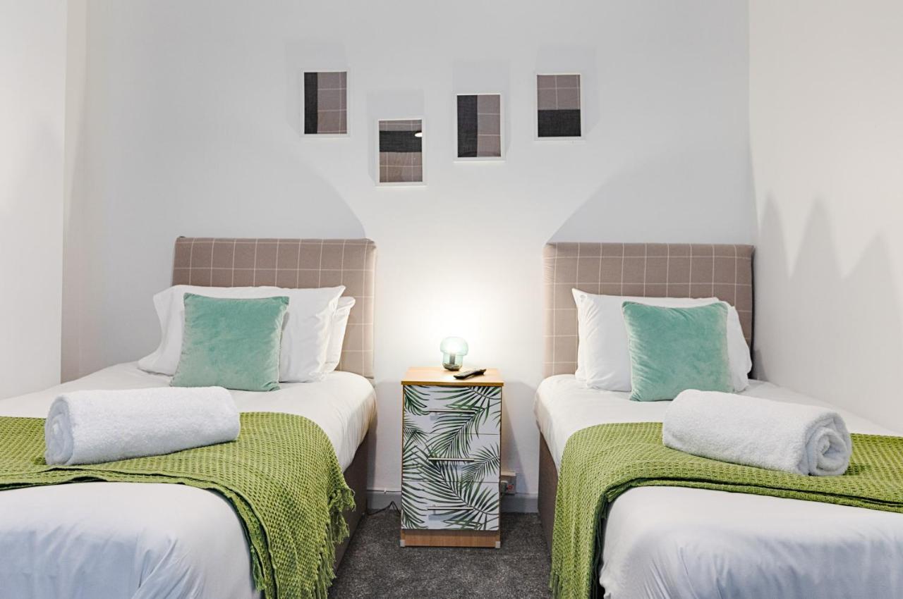 City Centre, Parking, Smart Tv'S In All Rooms Swansea Bagian luar foto
