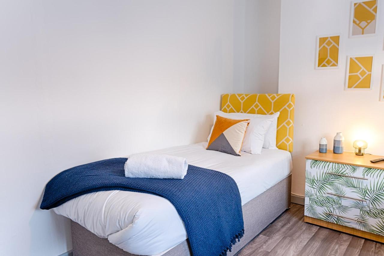 City Centre, Parking, Smart Tv'S In All Rooms Swansea Bagian luar foto