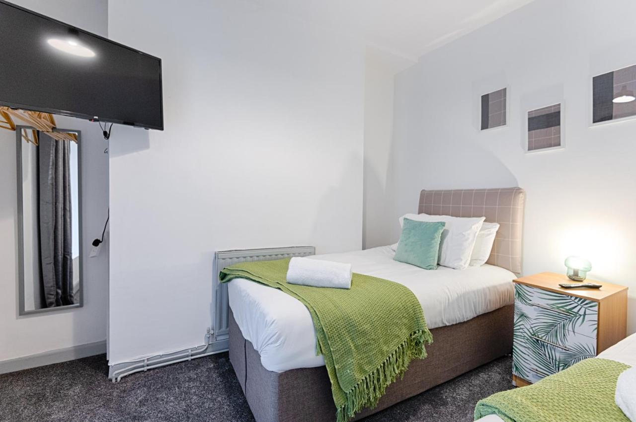 City Centre, Parking, Smart Tv'S In All Rooms Swansea Bagian luar foto