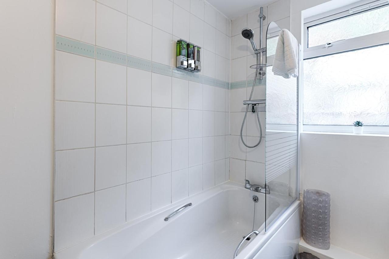City Centre, Parking, Smart Tv'S In All Rooms Swansea Bagian luar foto