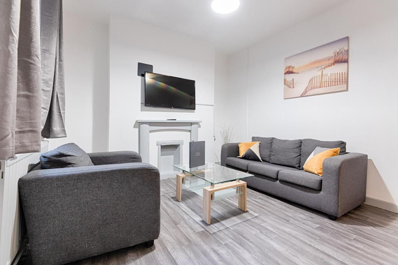 City Centre, Parking, Smart Tv'S In All Rooms Swansea Bagian luar foto
